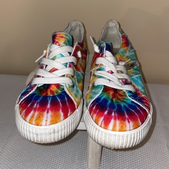 Blowfish women’s sneaker 6.5 shoes slip on colorful tie dye no tie comfort - Picture 2 of 5